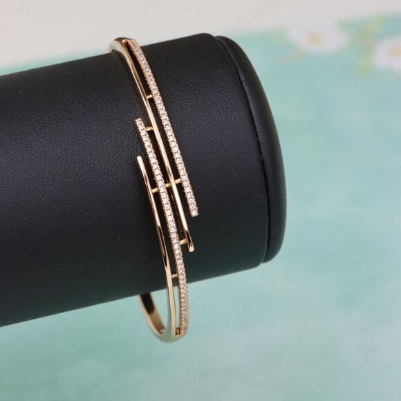 Elegant Rose Gold Bangle with Dual Layered CZ Bar Design, XPBL0594 - Picture 5 of 12